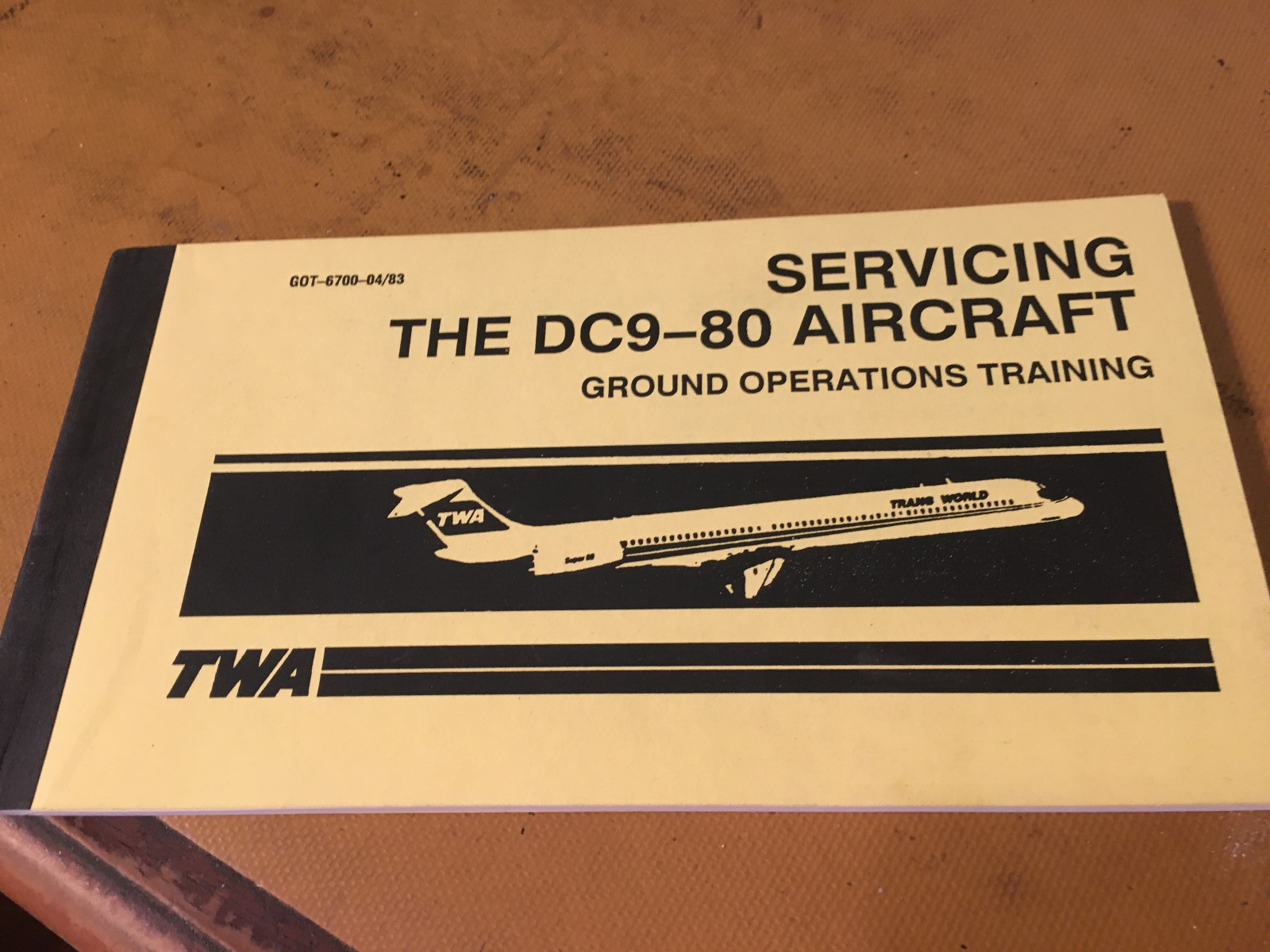 TWA DC9-80 Ground Operations Servicing Training Manual