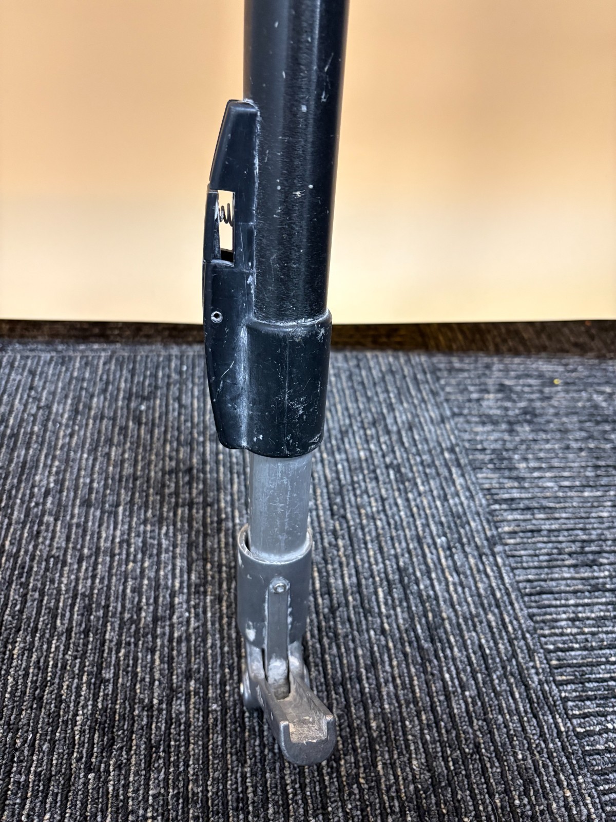 level 5 dry wall flat box long extension handle 40"