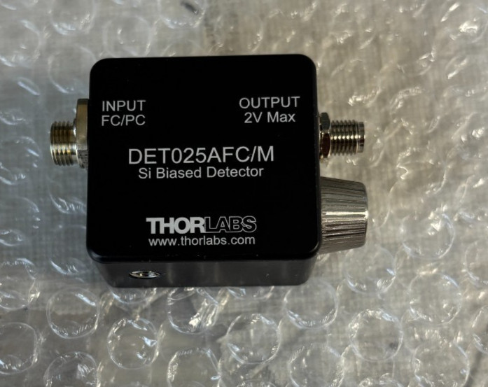 Thorlabs DET025AFC/M 2 GHz Si FC/PC-Coupled Photodetector, 400 - 1100 nm, M4 Tap