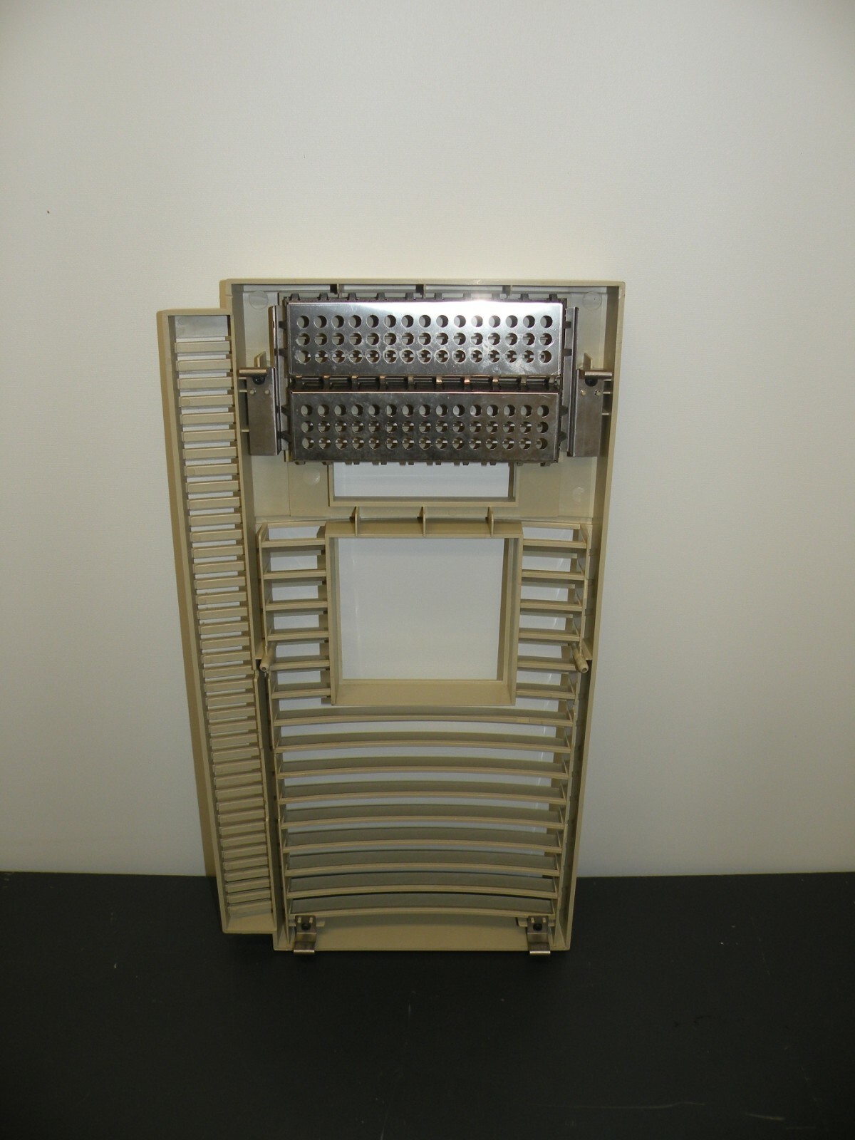 74-49275-01 RACKMOUNT FRONT BEZEL FOR DEC ALPHASERVER 1000 OR 1000A SERVERS