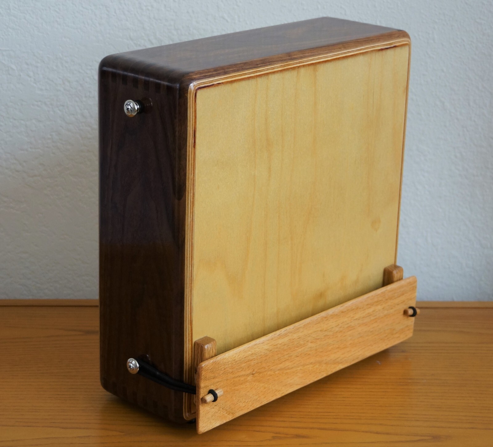 Rodilla Cajon...Walnut Model 12"