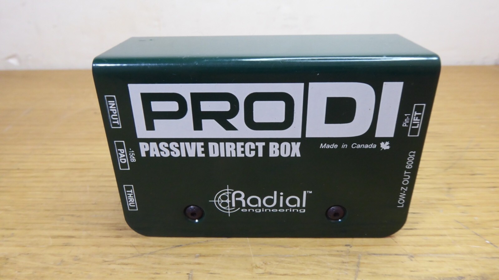Radial Pro DI Passive Direct Box DI Guitar Bass Keyboard Pro DI Works great !