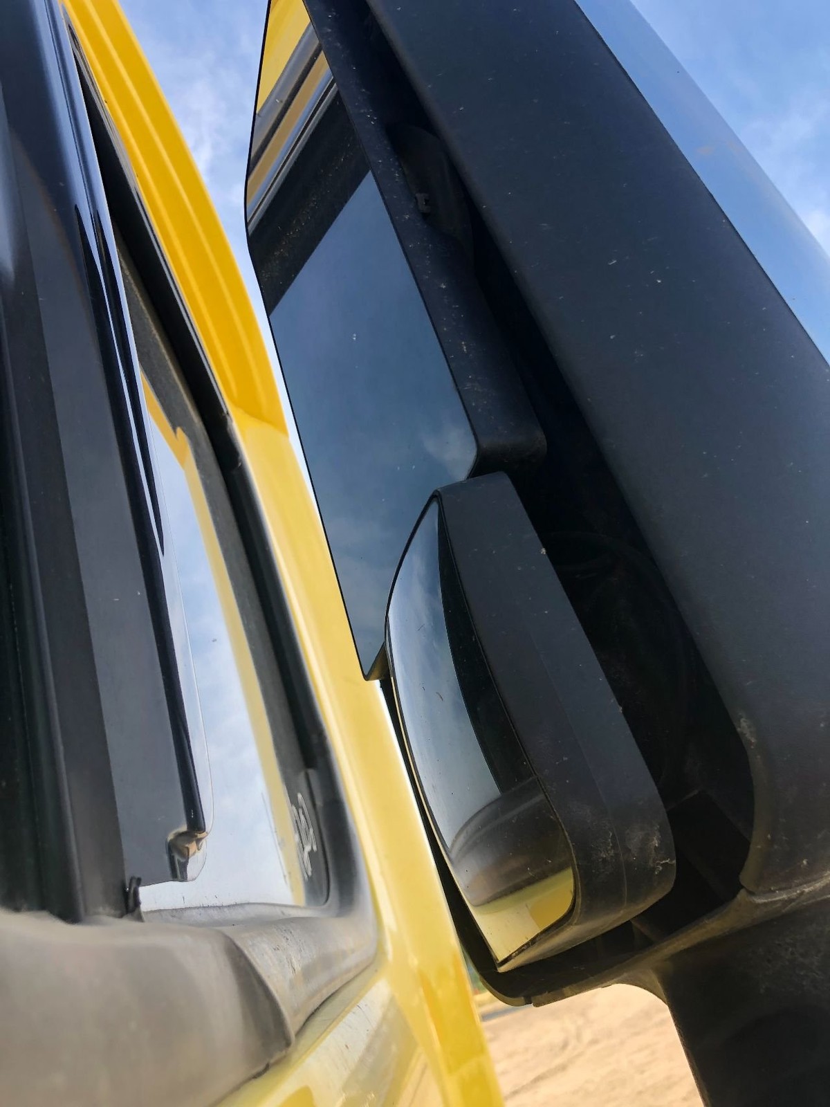2008-2020 Freightliner CASCADIA POLY Left/Driver Door Mirror - Used