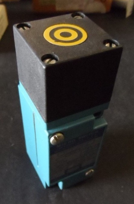 MicroSwitch FYT 13C4-C, 120VAC, 50-60Hz