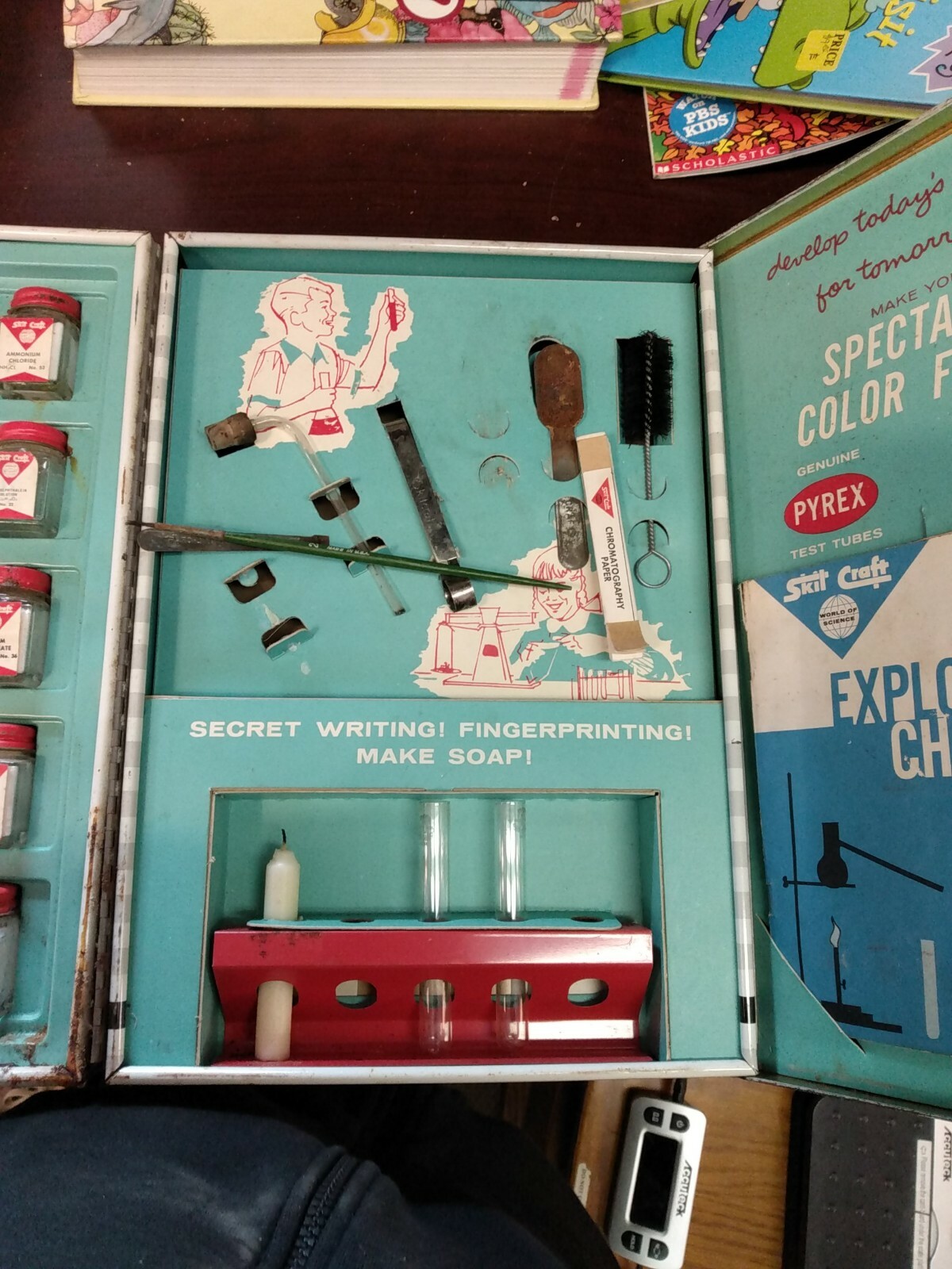 Vintage Skill Craft Chemistry Lab. (Cm)