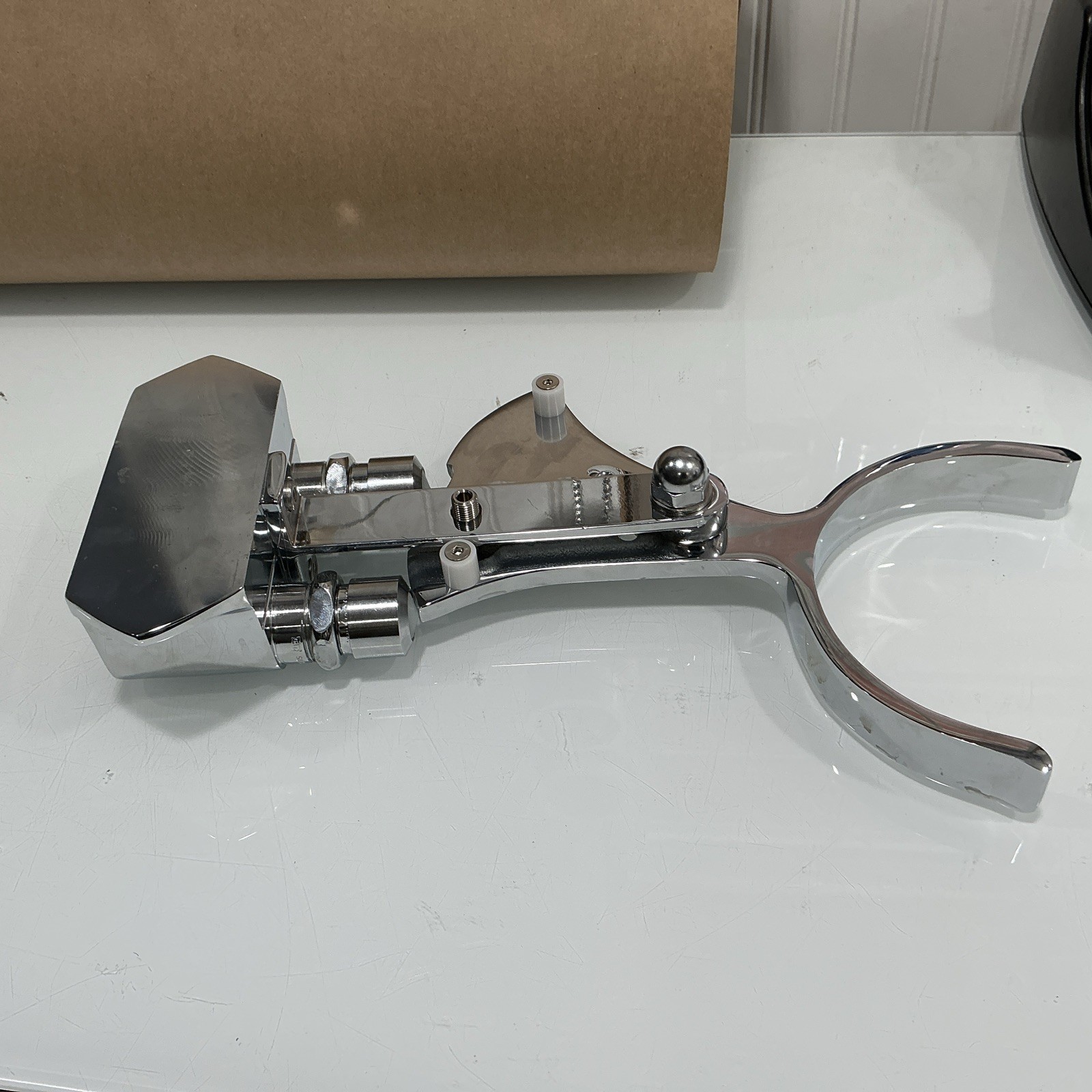 Chicago Faucet Knee Actuated Valve - Open Box