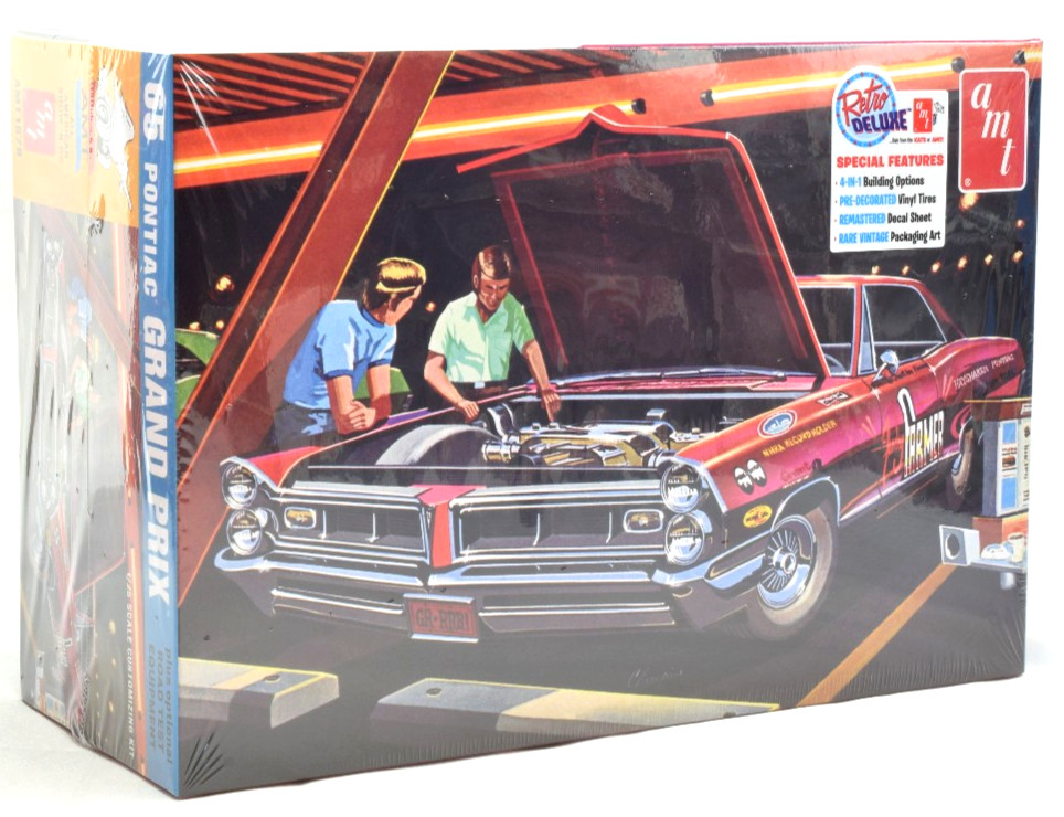 AMT 1965 Pontiac Grand Prix Show 'N Go - 4-In-1 1:25 Plastic Model Car Kit 1578
