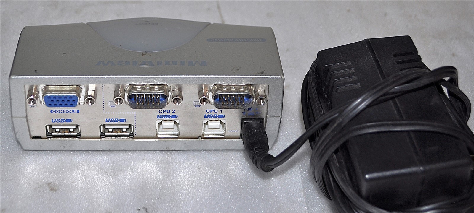 IOGEAR MINIVIEW MODEL CS-102U USB KVM SWITCH WITH POWER SCHOOL SURPLUS