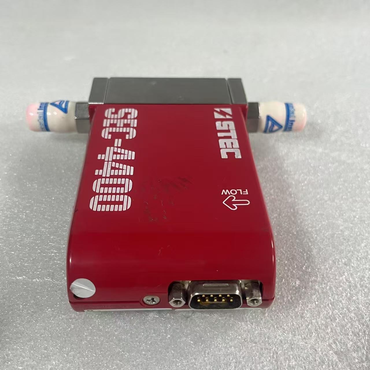 STEC MASS FLOW CONTROLLER SEC-4400MO 1pcs