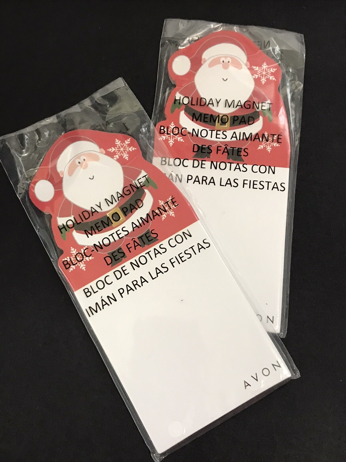 2x Christmas Holiday Santa Magnet & Memo Pad Avon New Old Stock (2013)