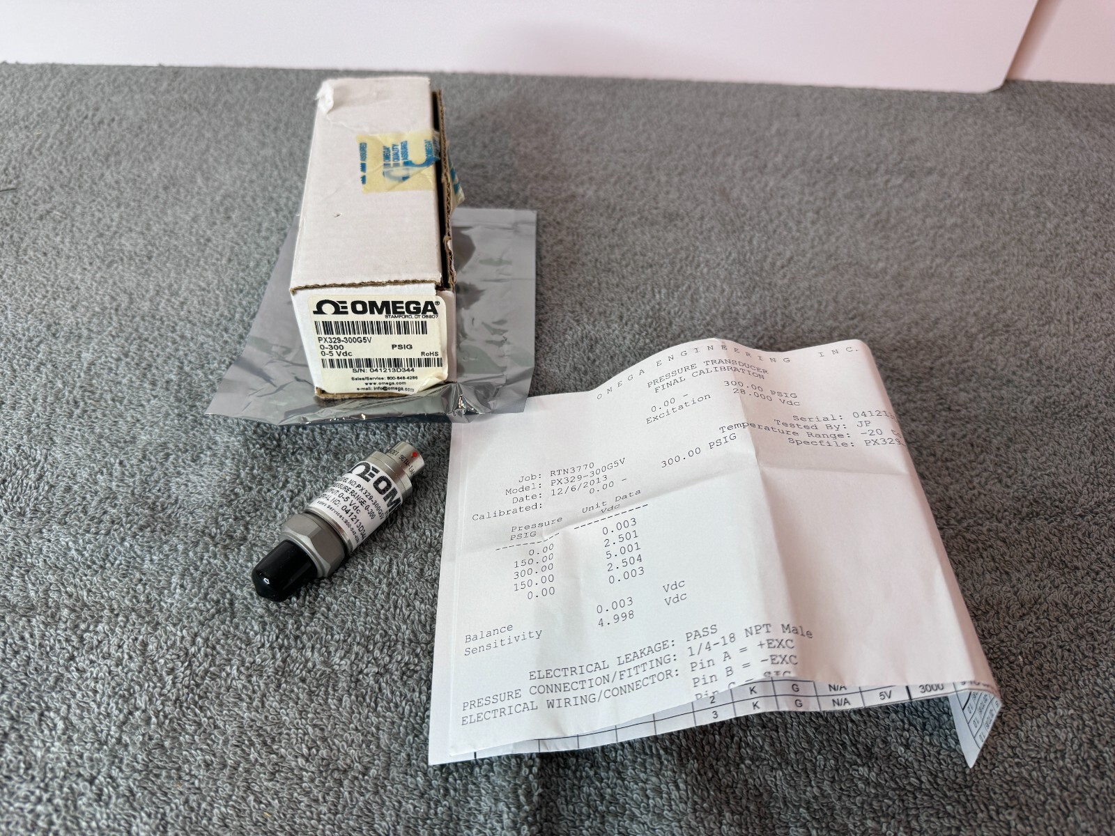 NEW Omega PX329-300G5V Pressure Transducer, 0- to 300-psig Range 0-5 Vdc