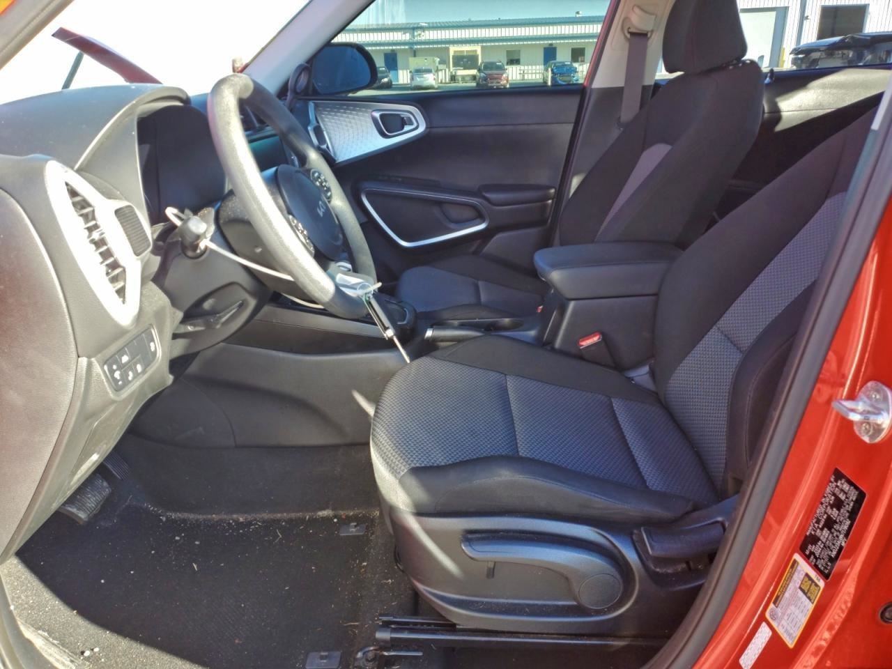 SOUL 2022 Glove Box 4961196
