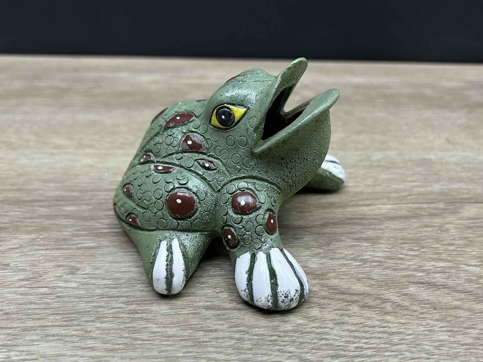 Vintage Peruvian Terracotta Art Pottery Frog Figurine Signed Peru