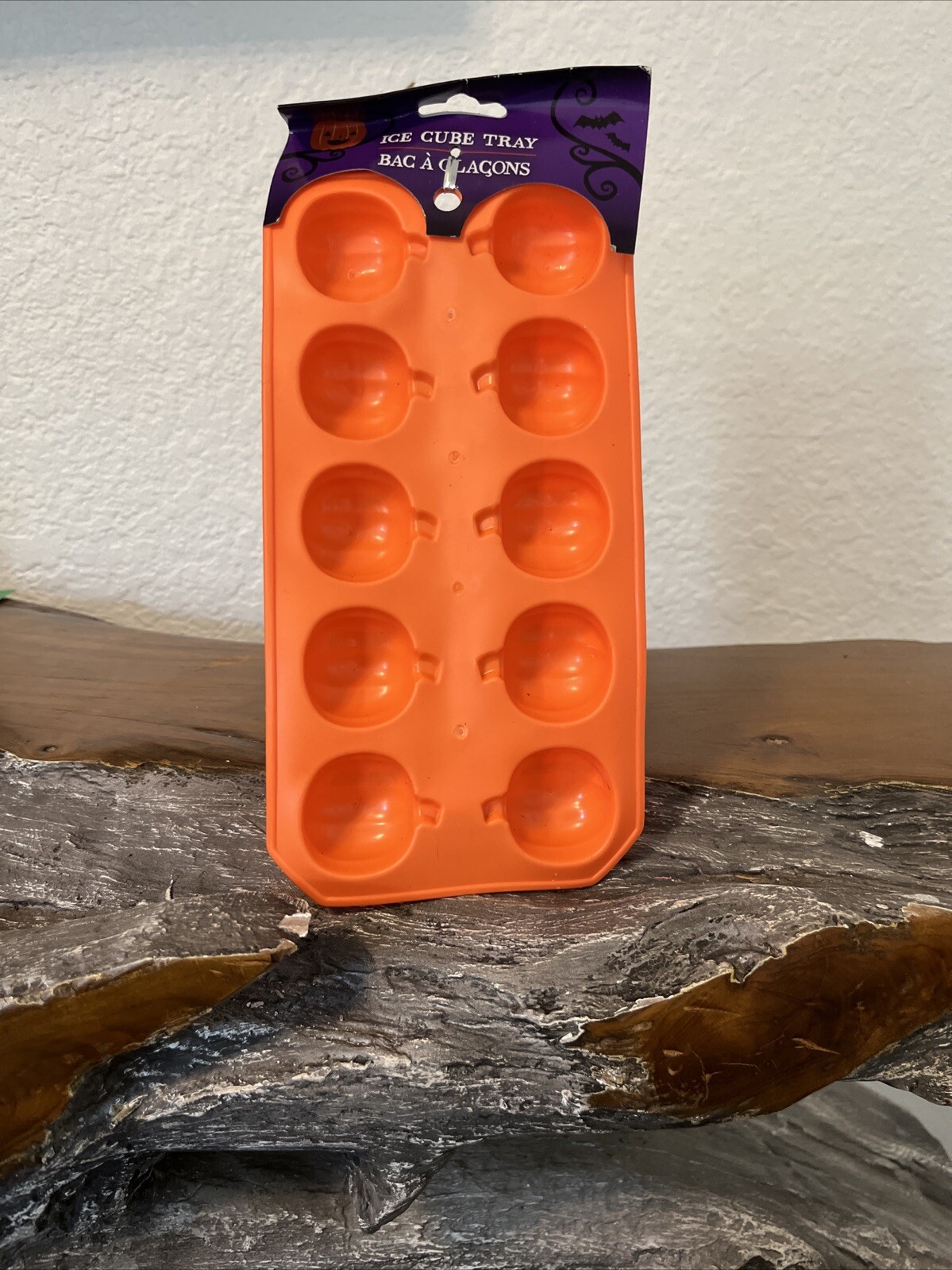 GREENBRIER INTERNATIONAL, INC. ORANGE PUMPKIN ICE CUBE TRAY FOR HALLOWEEN - NEW