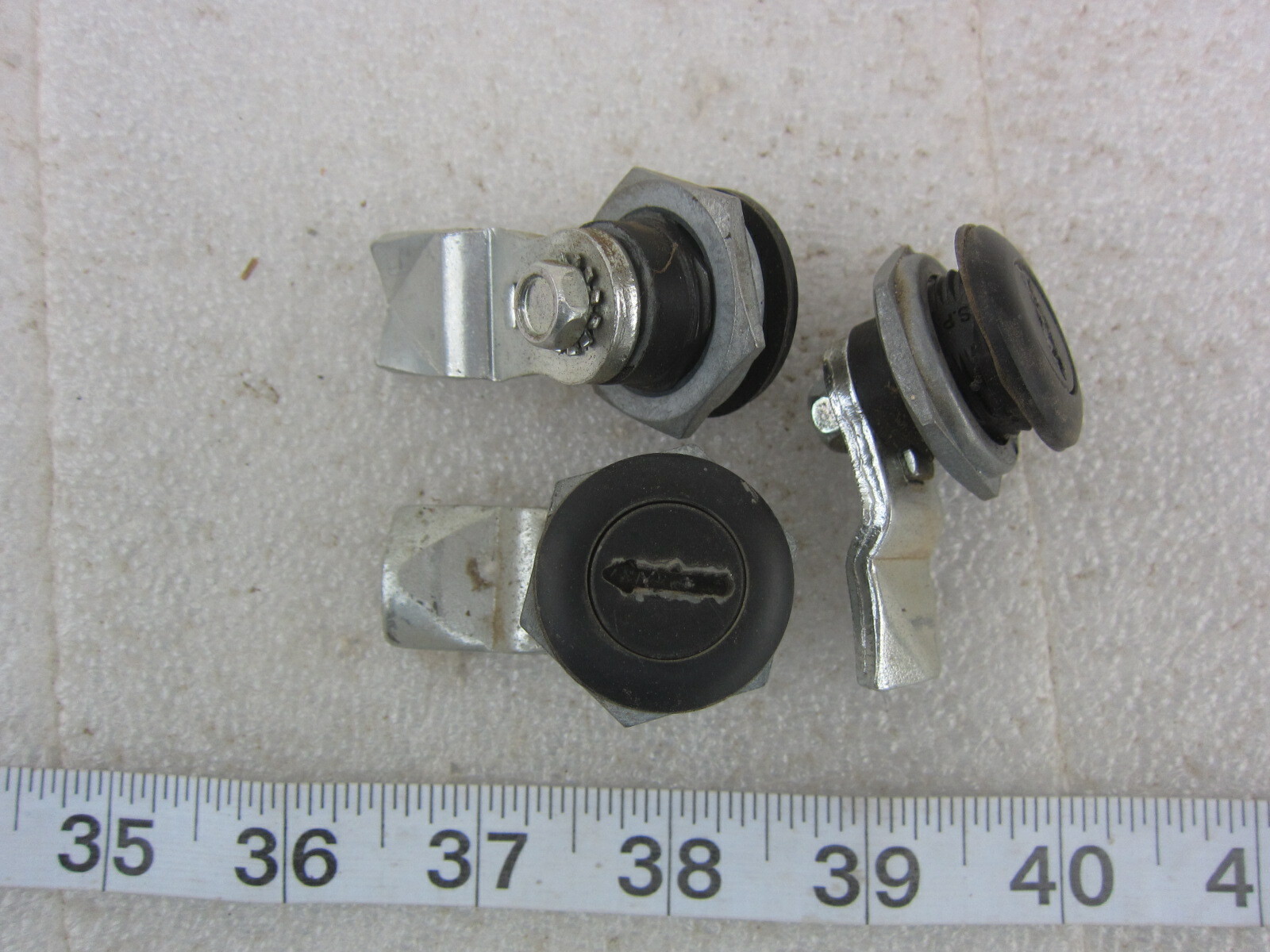 Hoffmann Wiegmann EDI Slotted Screwdriver Cam Panel Lock, Used
