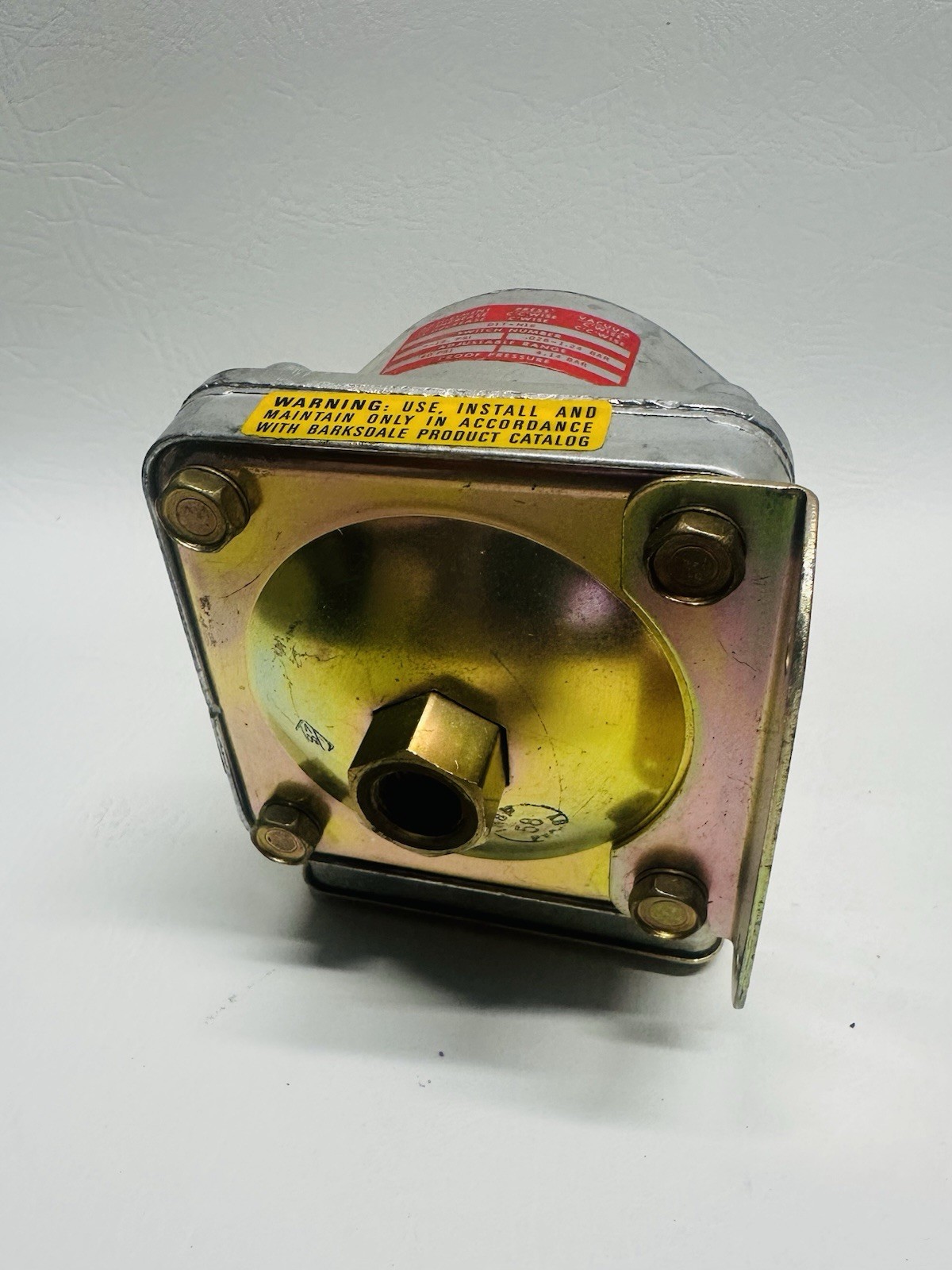 NEW Barksdale D1T-H18 Pressure Switch