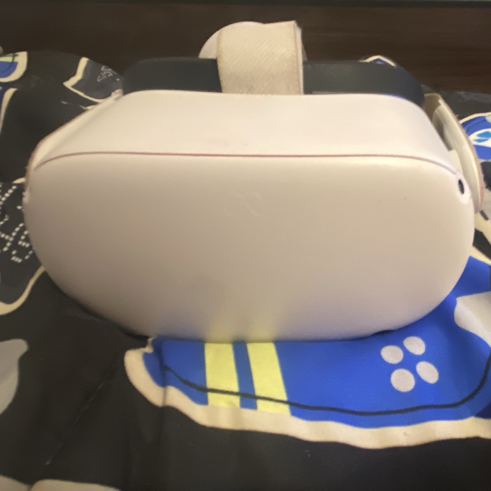 Meta Quest 2 Standalone VR Headset 90Hz 89° FOV White with Controllers
