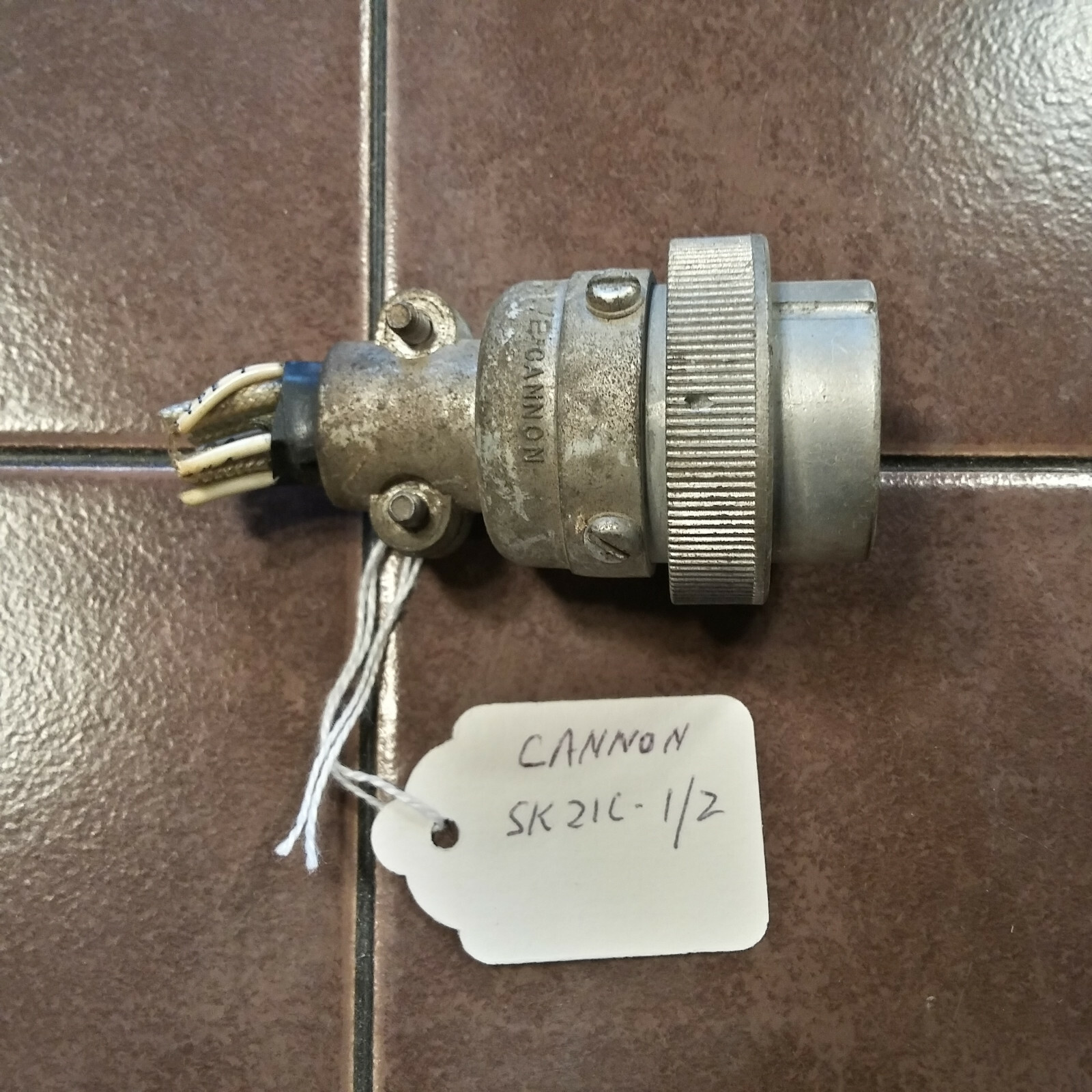 ITT Cannon SK21C-1/2 Connector