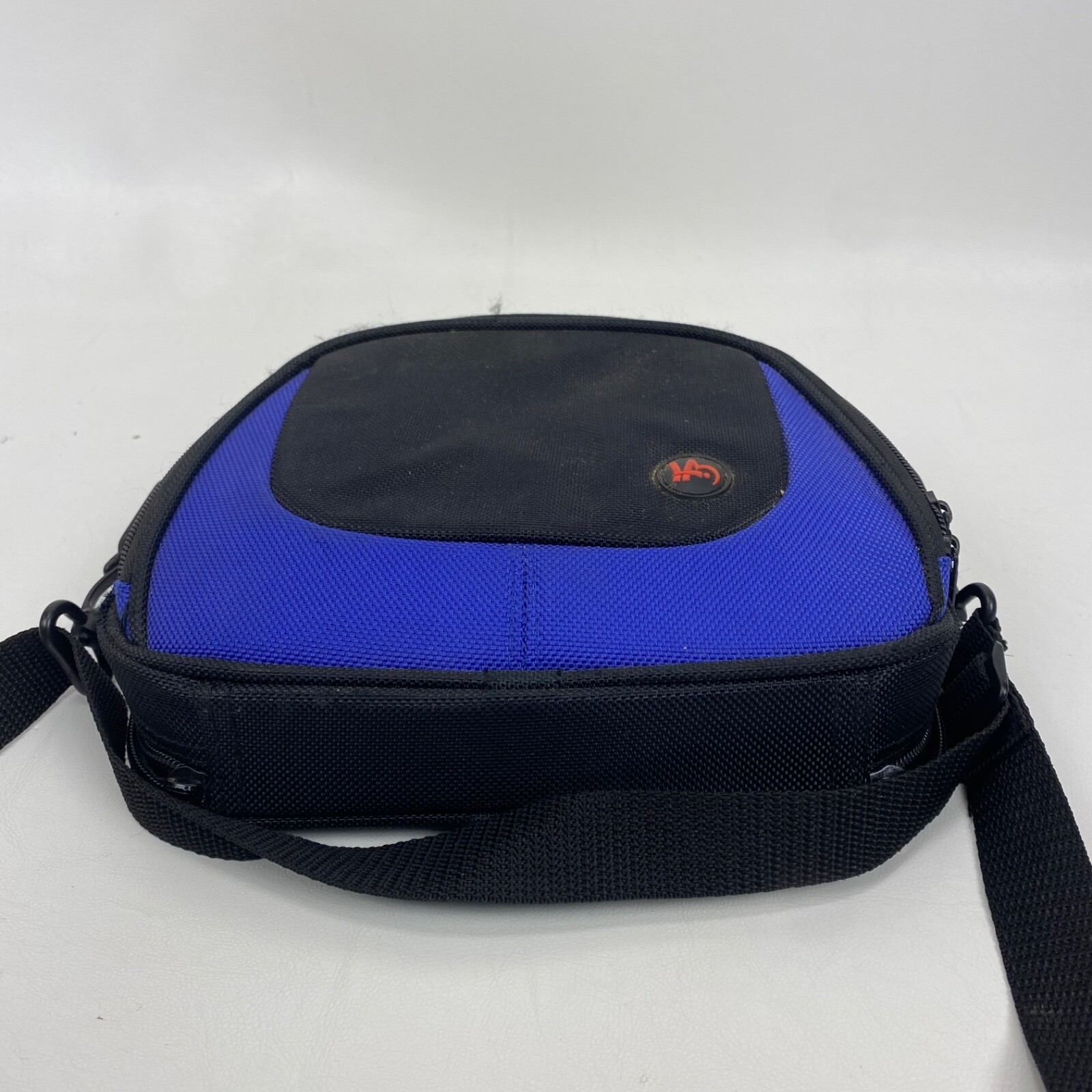 Handheld gaming molded carrying case
