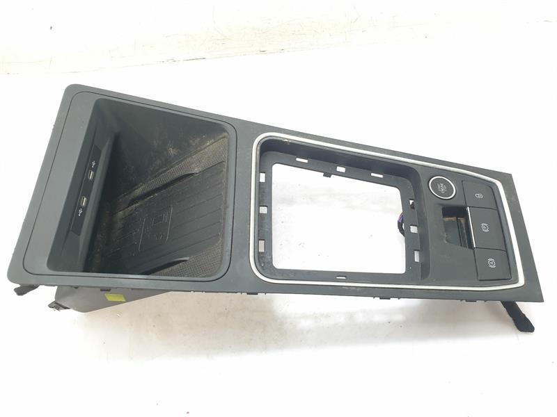 2020 ON MK4 SEAT LEON GEAR LEVER SURROUND + WIRELESS CHARGER ,SWITCHES & PORTS
