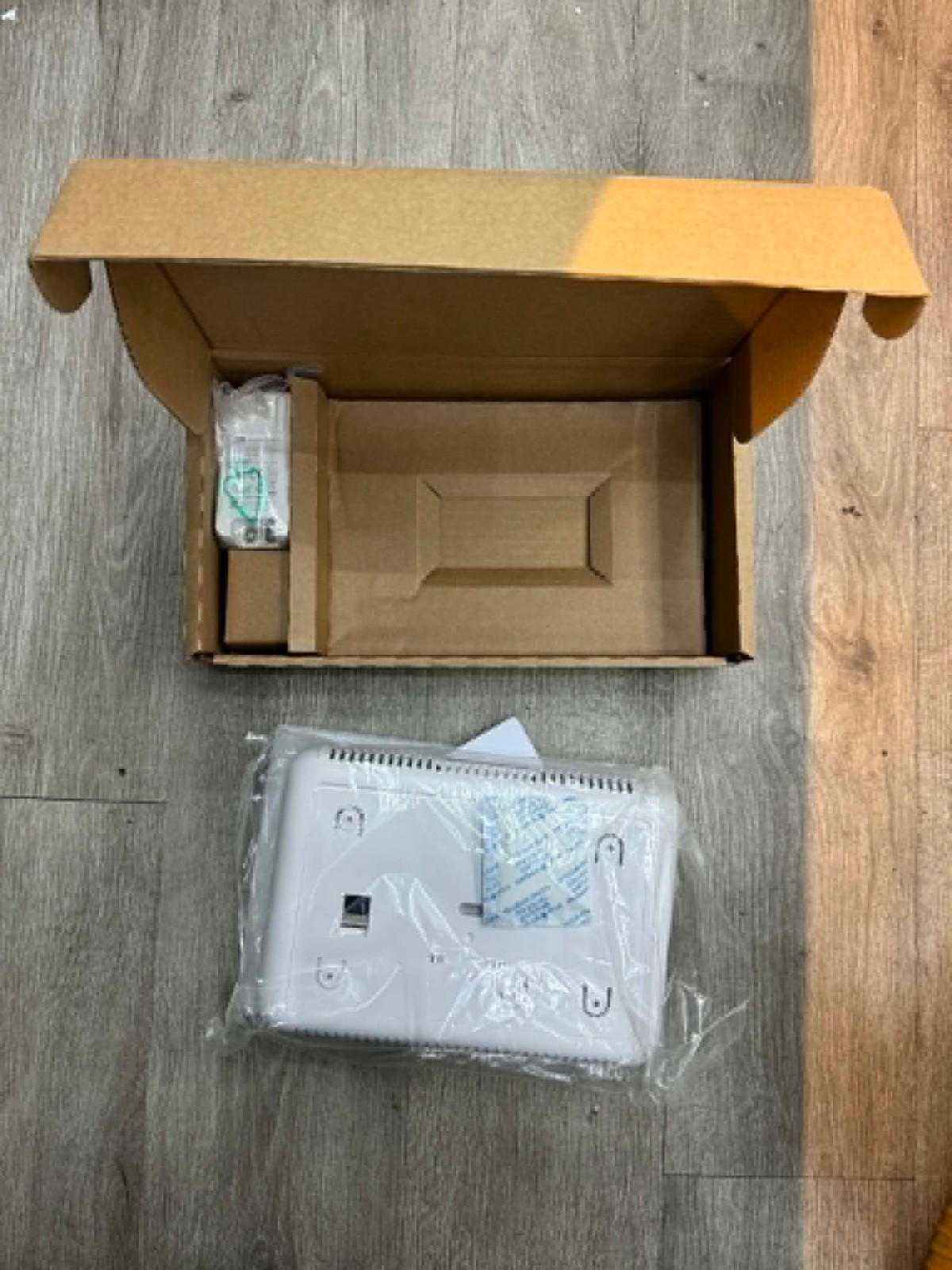Vivint Smart Home Panel Smart Hub VS-SH2000-C00 White New Fast Shipping