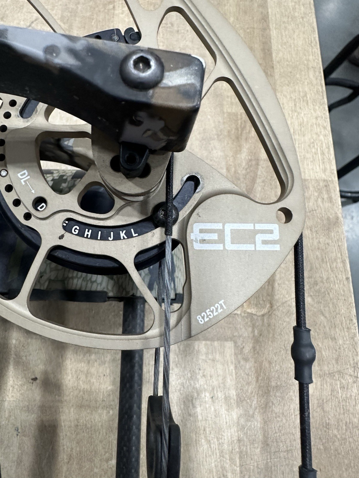 PSE Decree EC2, RH, 60-70lb DW, 25-30.5, Kryptek, RTH