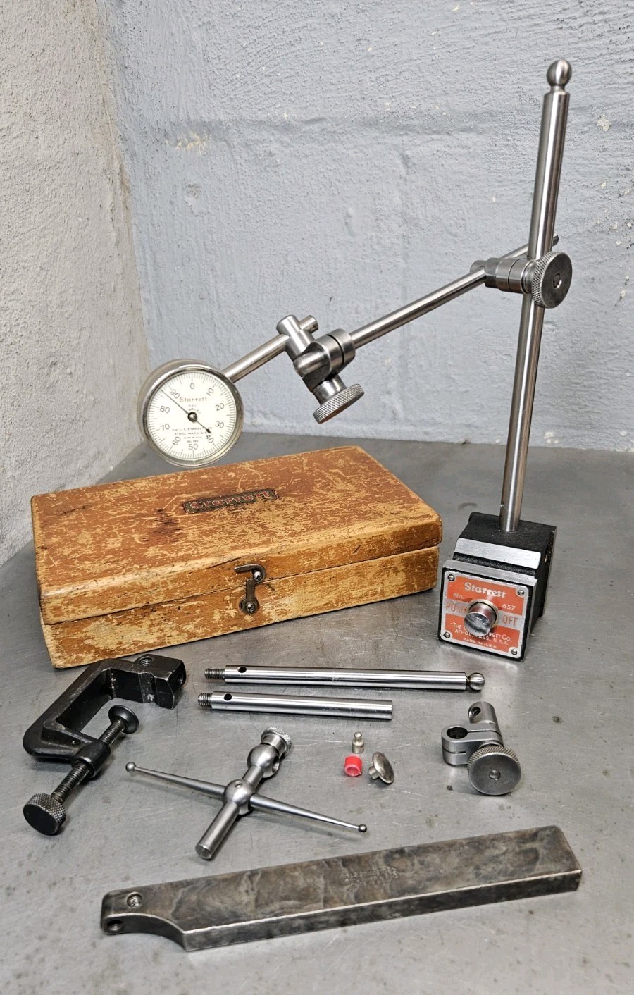 Starrett No. 657AA magnetic base with No. 196 indicator set - Made in USA - 657