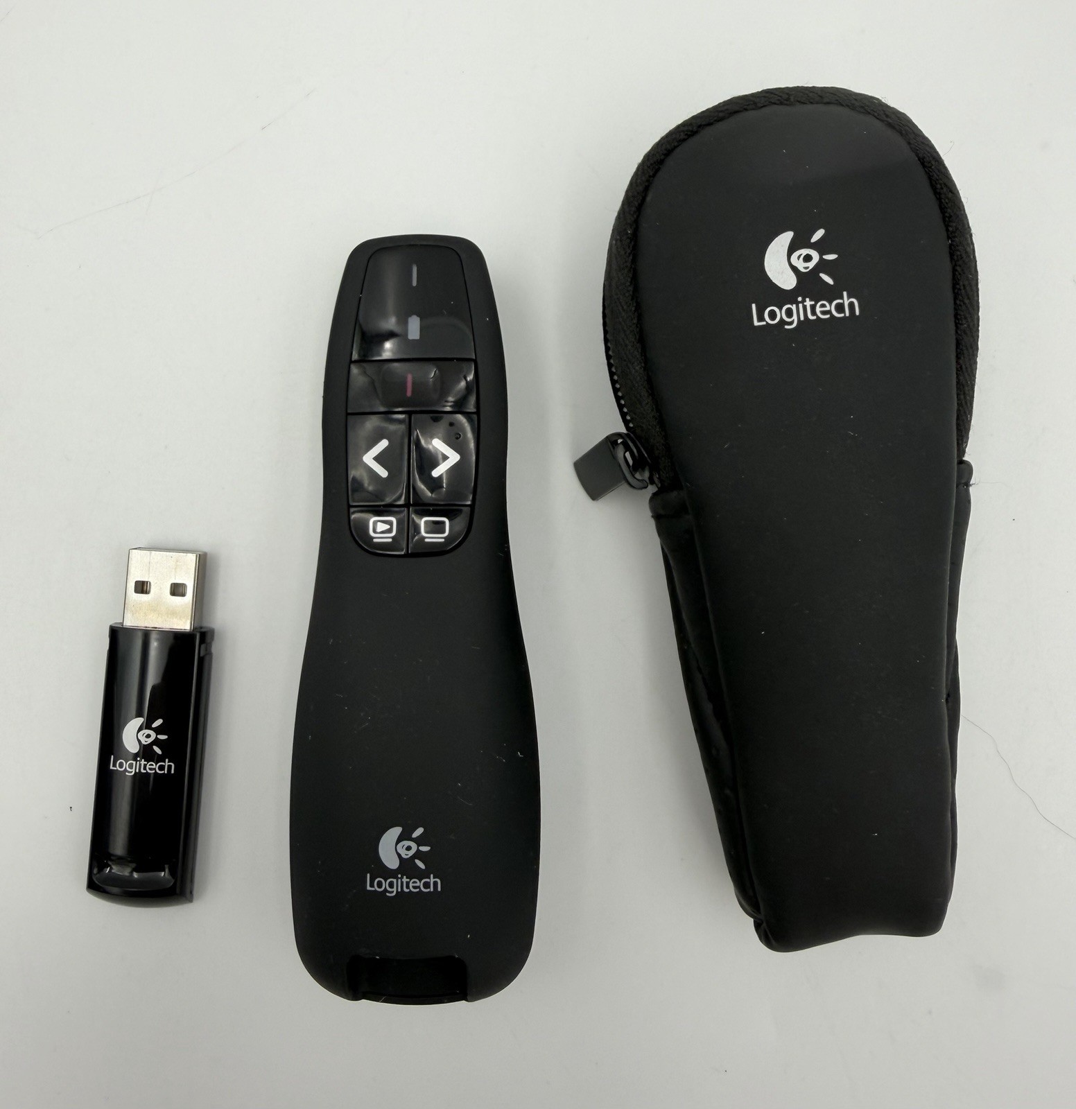 Logitech R400 Remote Wireless Presenter Laser Pointer with Zippered Case