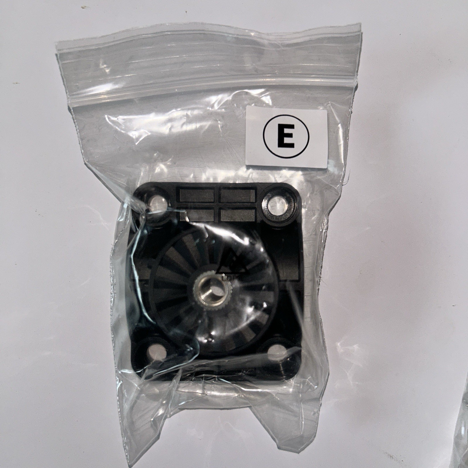 Garmin Livescope Perspective + Trolling Motor Barrel Bracket LVS 34 010-13228-00