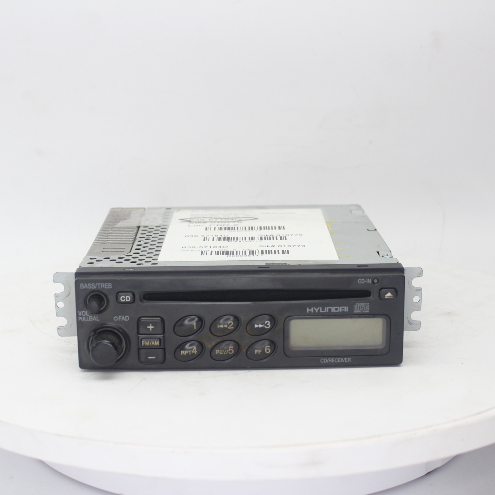 1999 Hyundai Elantra AM-FM-CD Radio Part Number- 638-57184D ( Used )