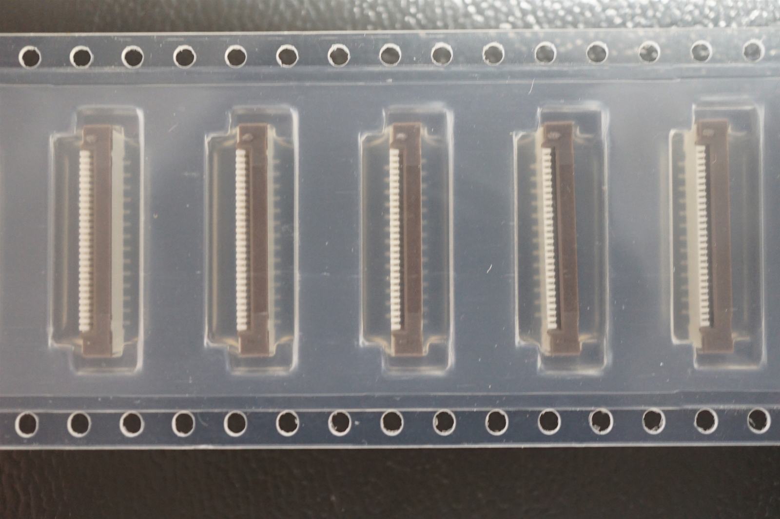 Lot of 4 046214027000800+ AVX Vertical FFC Connector 27 Pos 0.5mm Standard 6214