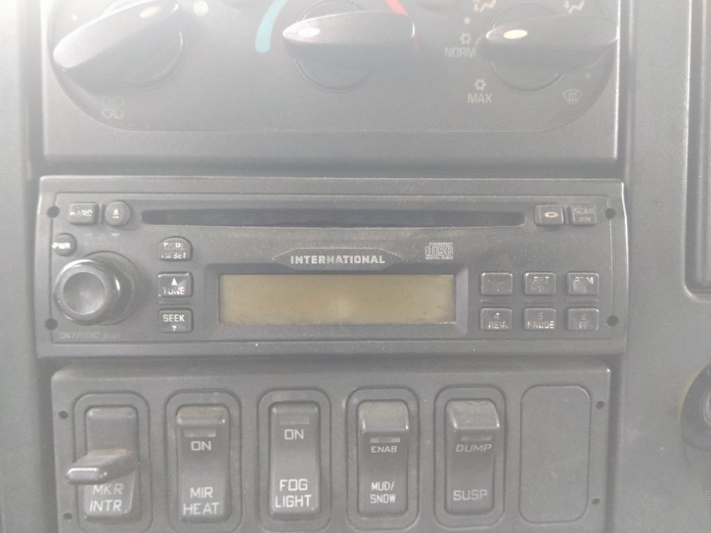Replaces 2007 INTERNATIONAL 8600 RADIO AM/FM/CD ,  FL