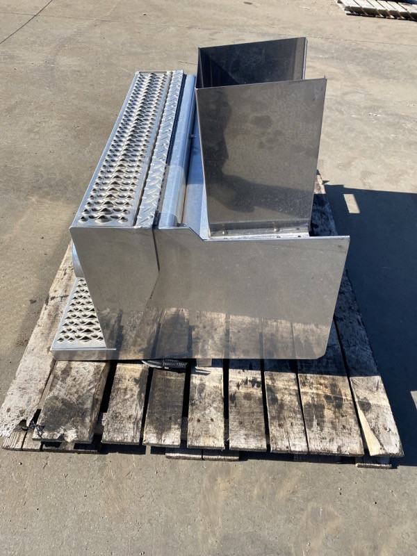 2010 Tool Box for Peterbilt 388 (693-10261)