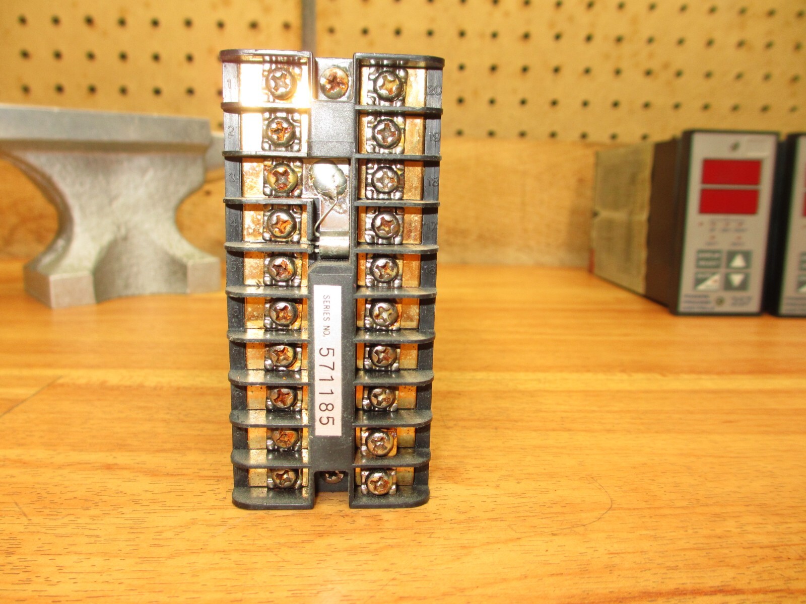 Powers Process Controls 357-A000 *USED POWERS UP* 357 Process Controller #2