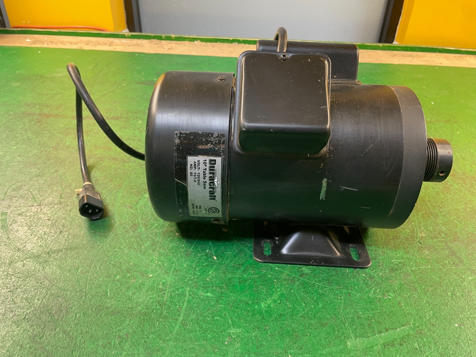 Duracraft D35510 Table Saw 1.5 HP Motor 1-1/2 HP