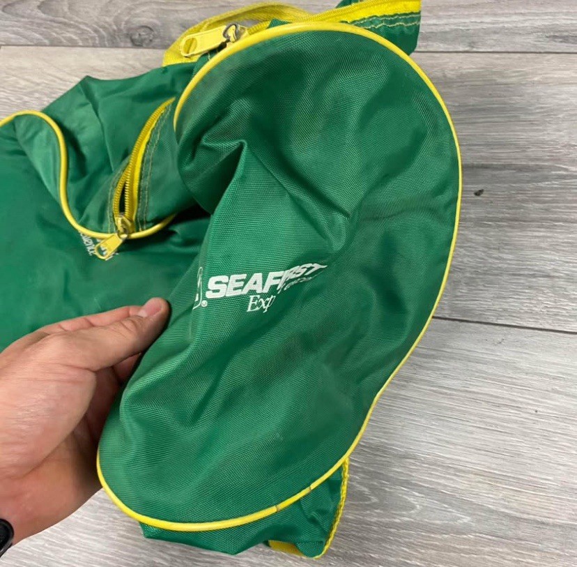 Seattle Sonics Green/Yellow Nylon Zip Duffel Bag, Adjustable Strap, Medium