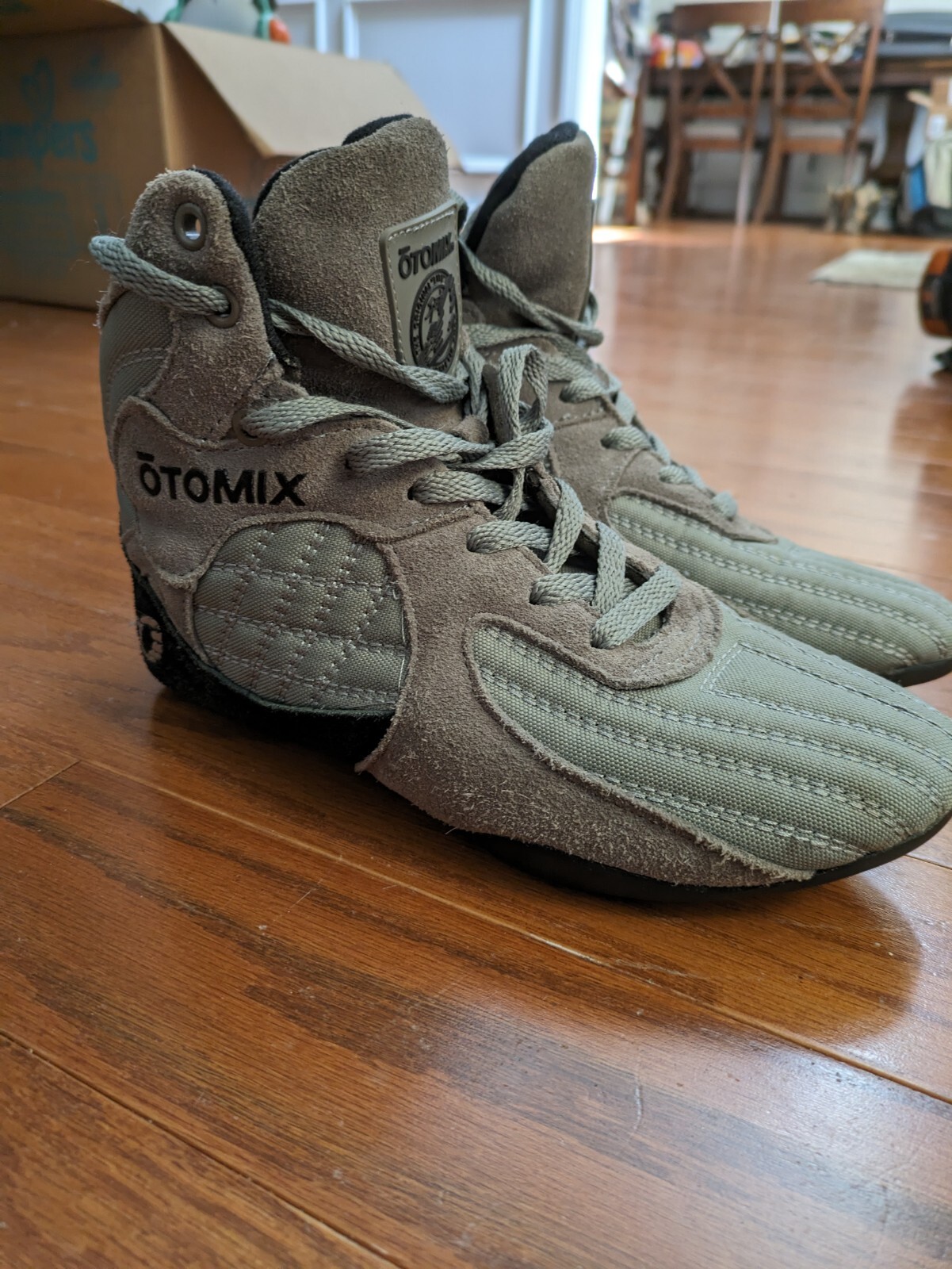 Otomix Stingray GRAY Bodybuilding Weightlifting MMA Shoes SIZE 7.5 (W)