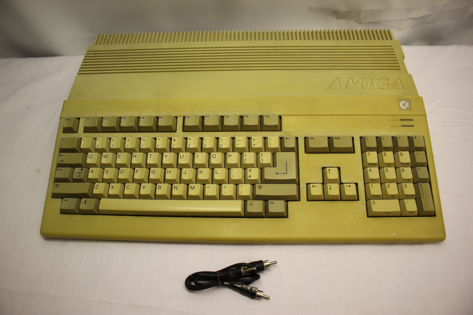 COMMODORE AMIGA A500 VINTAGE PERSONAL COMPUTER NO POWER SUPPLY