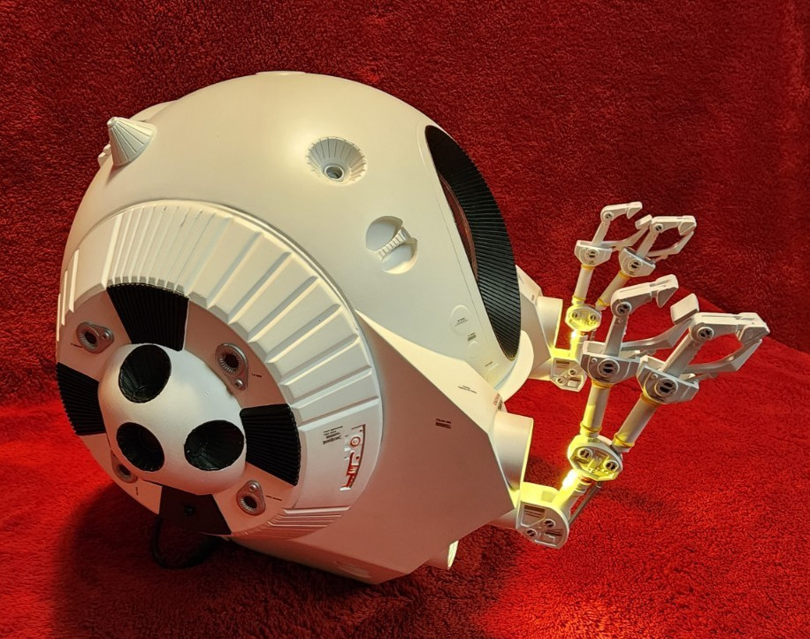 2001: A Space Odyssey 1:8 Scale REMOTE CONTROL Lighted EVA Pod !!!!