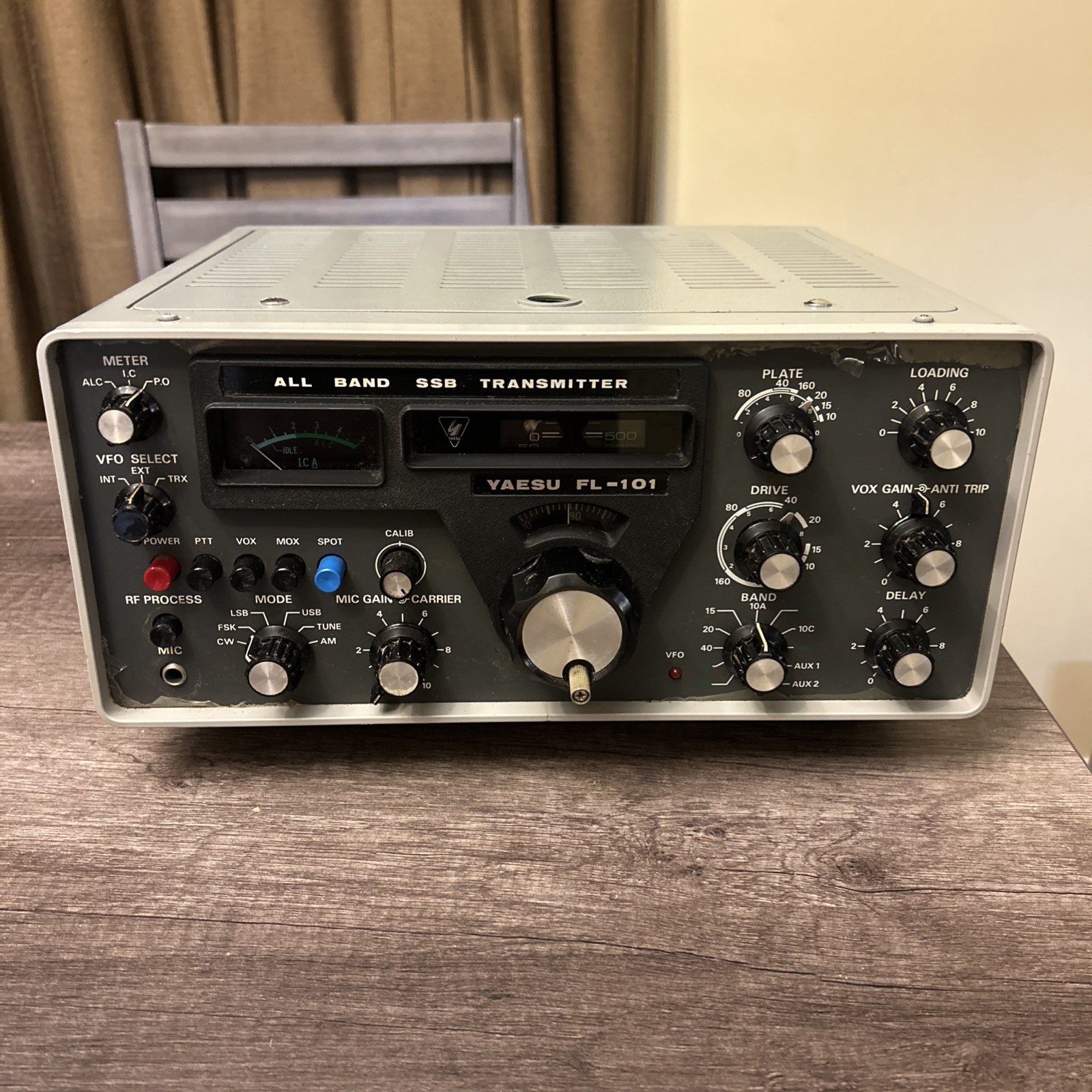 Yaesu FL-101 All Band SSB Transmitter Turns On Untested Parts Or Repair