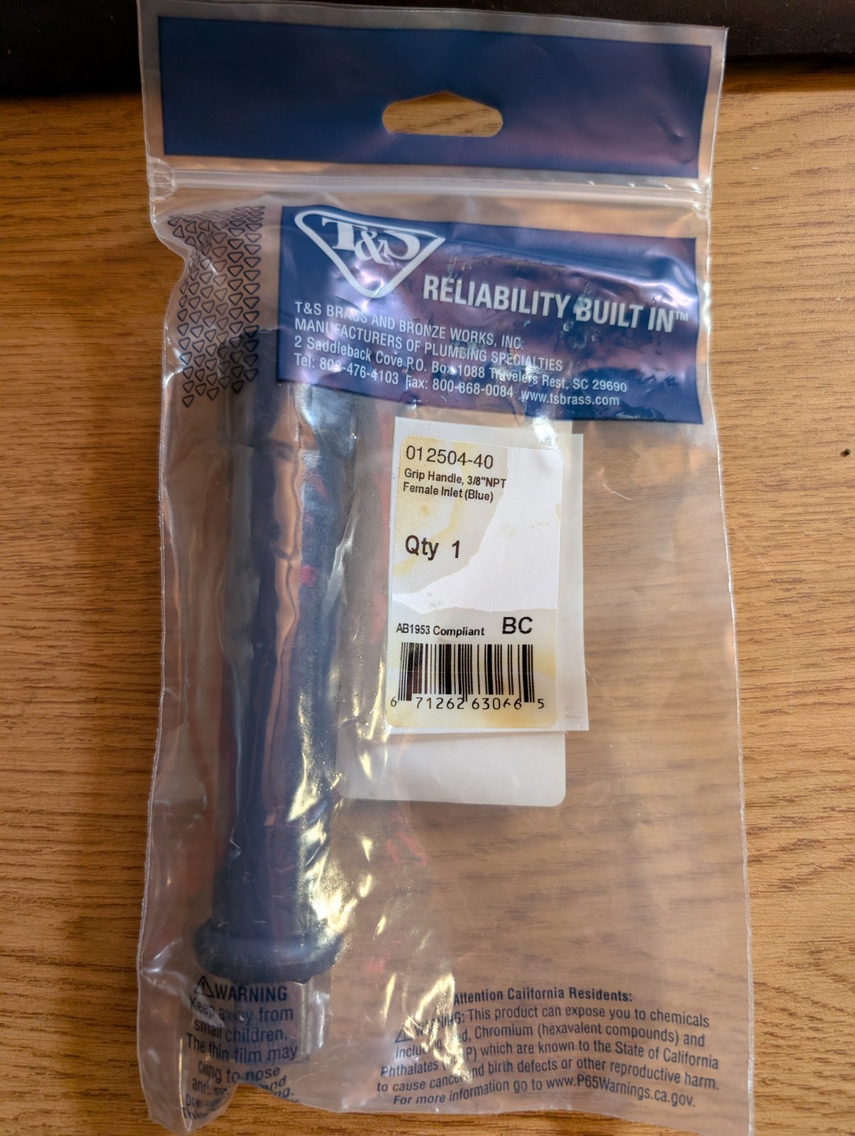 T&S Brass Genuine GRIP HANDLE 3/8 NPT FEMALE INLET BLUE TS012504-40