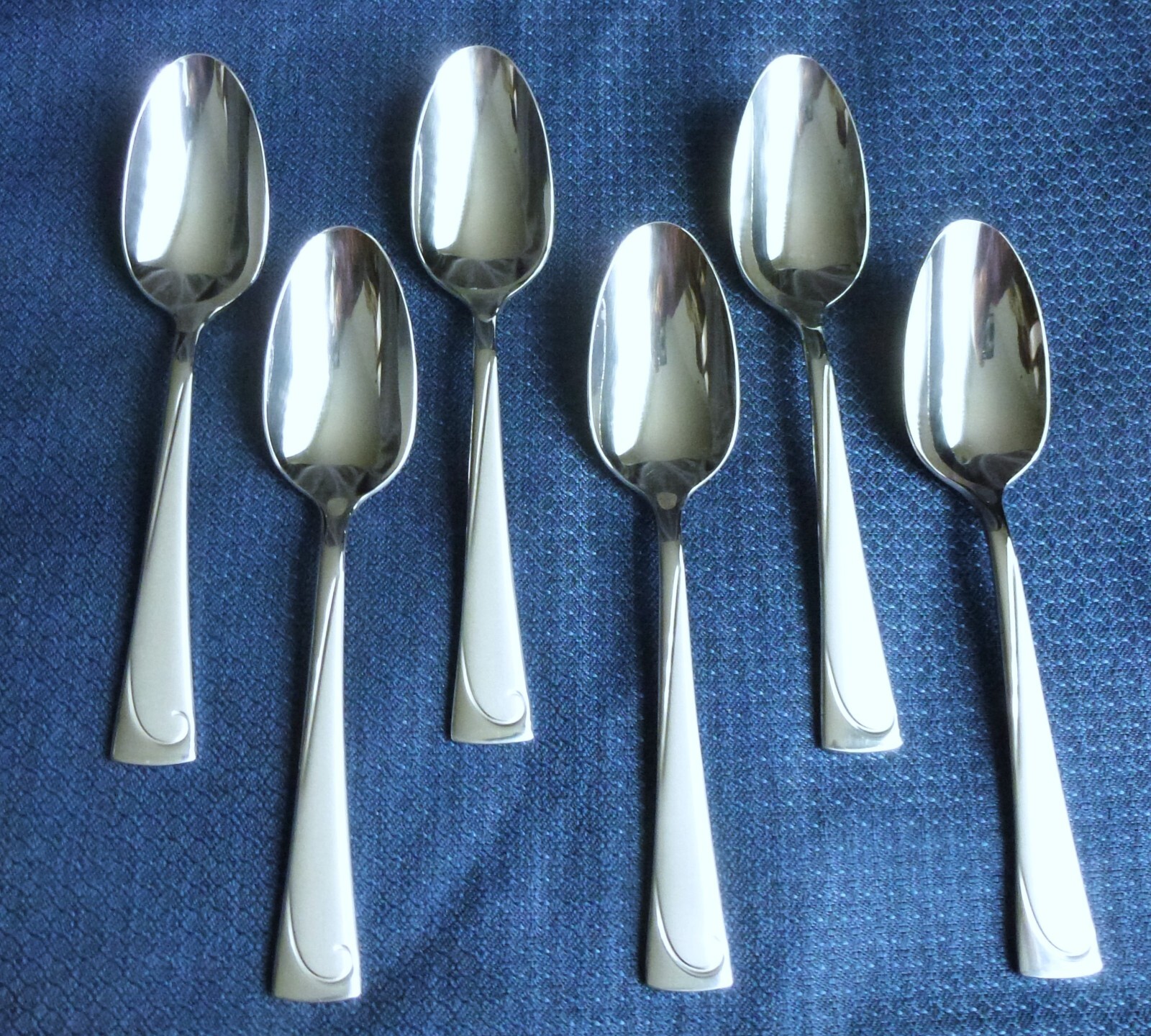 New Oneida SCRIPT Frosted Swirl Set of 6 Oval Soup Spoons Stainless (7")