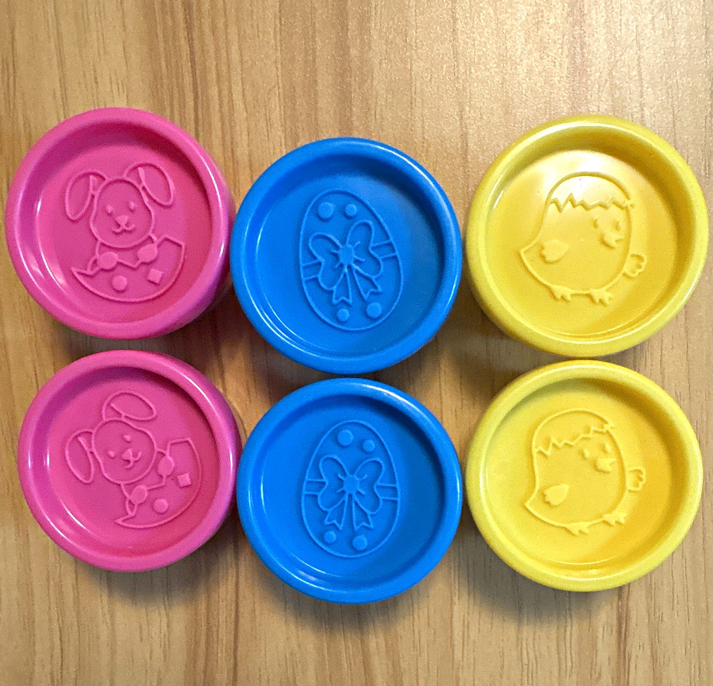 Lot of 6 Mini Modeling Clay/Dough Cups with Stamp Lids - Pink Blue Yellow
