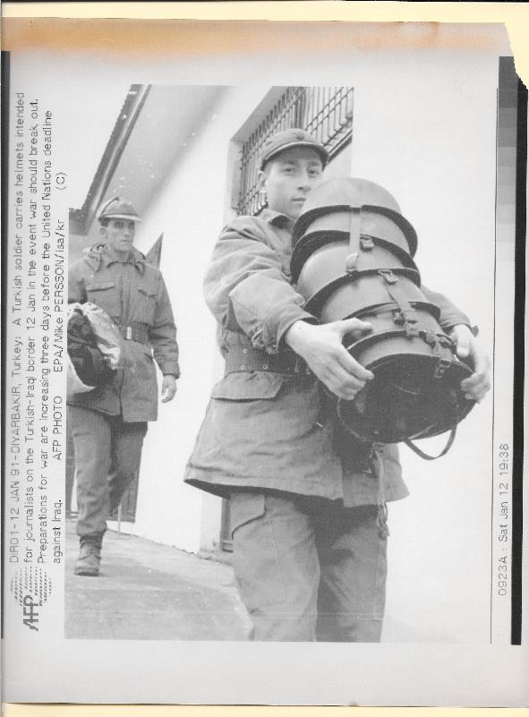 1991 Diyarbakir Turkey Soldiers Carry Helmets for Reporters Original News Photo