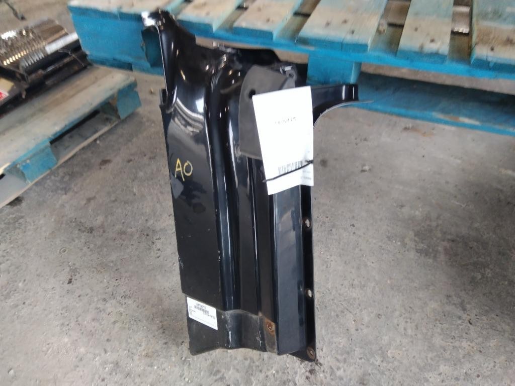 For 2000 VOLVO VNL COWL Right , MN