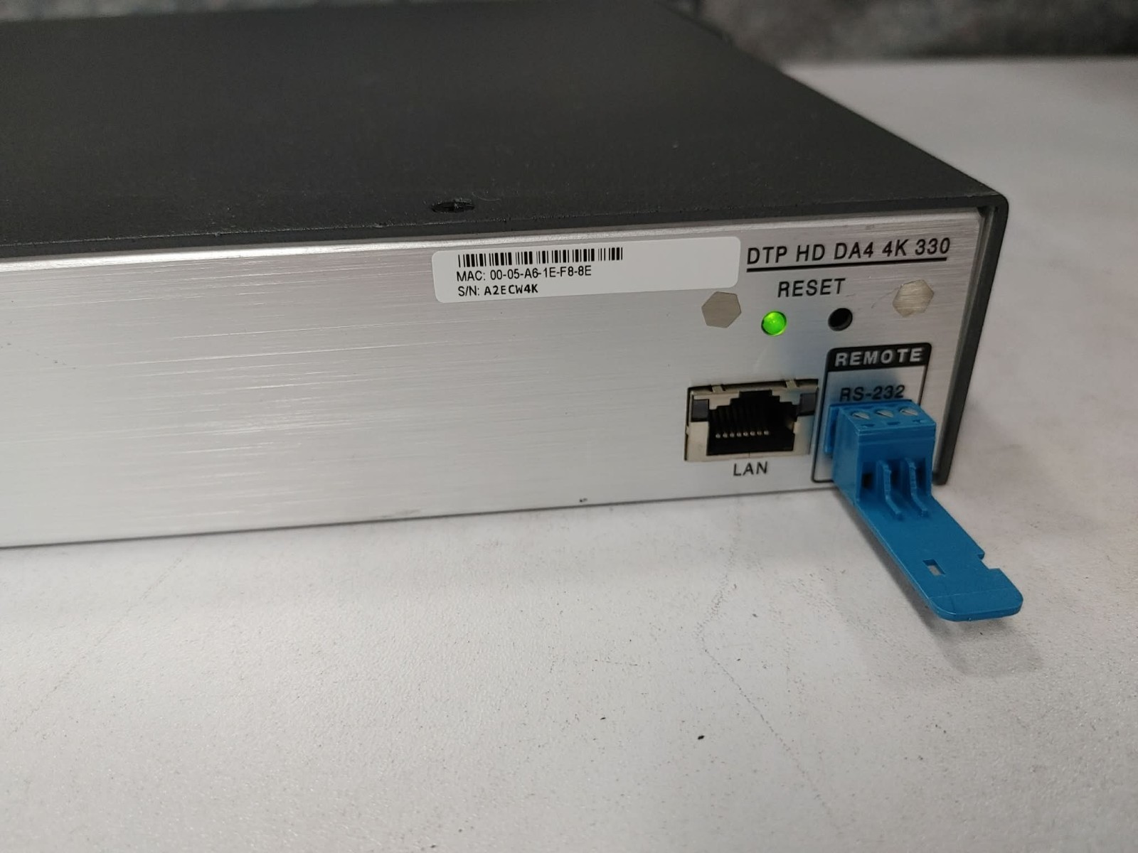 Extron DTP HD DA4 SERIES 4K 330 DTP Distribution Amplifier