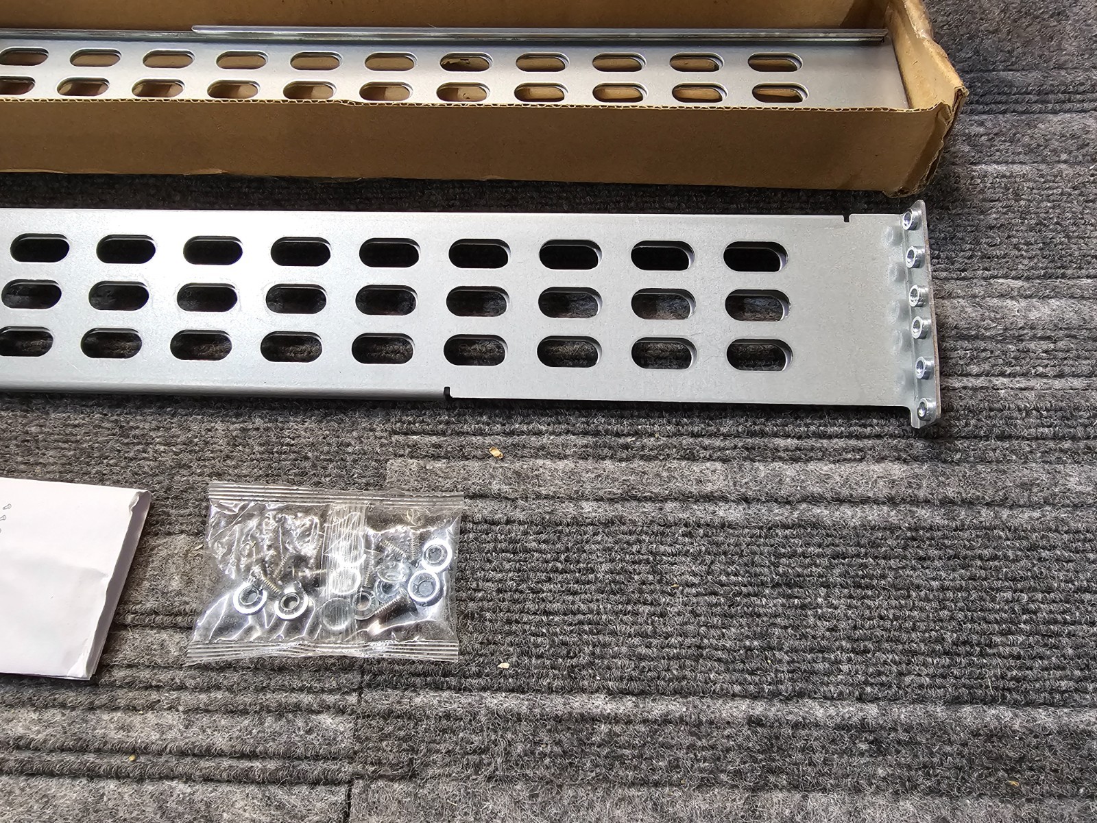 (QTY 2) Static Rack Rail For Smart-UPS 4-Post Rackmount 0M-756H