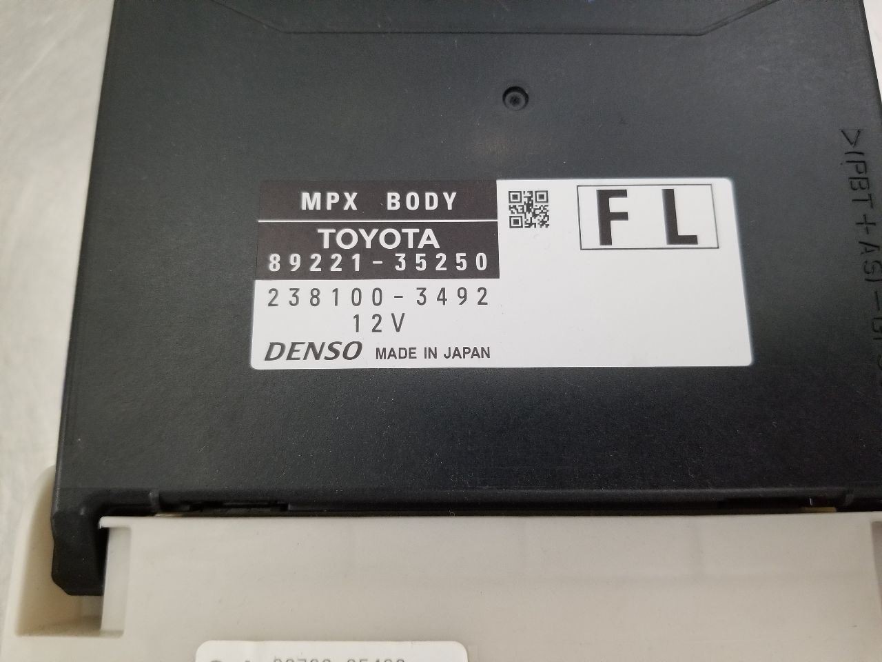 21 TOYOTA 4 RUNNER MULTIPLEX NEWTWORK MOD 8922135250 OEM