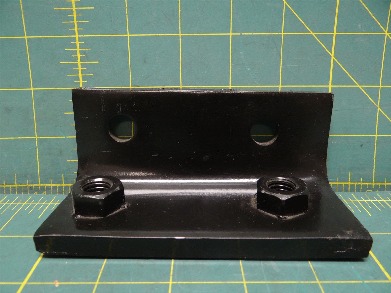 Navistar International 1664325C1 Support Metal Mounting Bracket Right Black