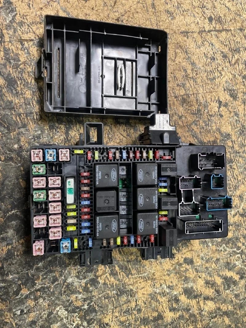 2004 Ford F150 Fuse Box Junction Relay Block Engine OEM